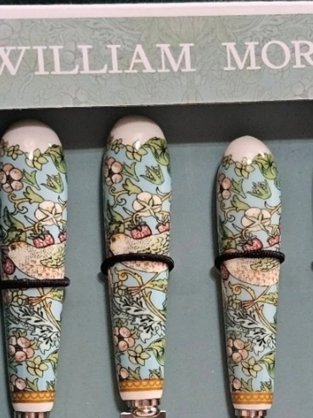 William Morris Set Of Four Knives Cheese/Butter Spreader  Strawberry Thief viral
